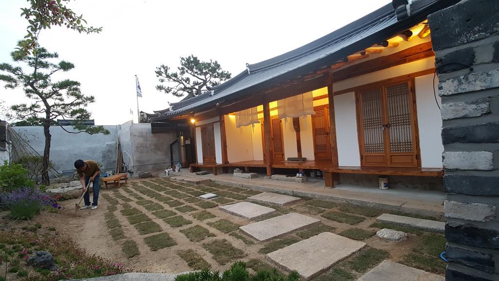 ג'אונג'ו Ohnewwall Guesthouse מראה חיצוני תמונה