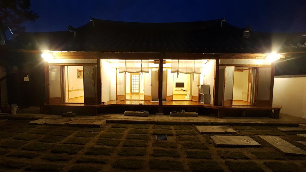 ג'אונג'ו Ohnewwall Guesthouse מראה חיצוני תמונה