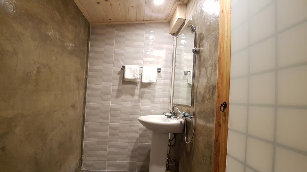 ג'אונג'ו Ohnewwall Guesthouse מראה חיצוני תמונה