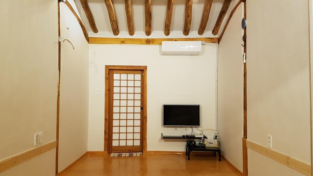 ג'אונג'ו Ohnewwall Guesthouse מראה חיצוני תמונה