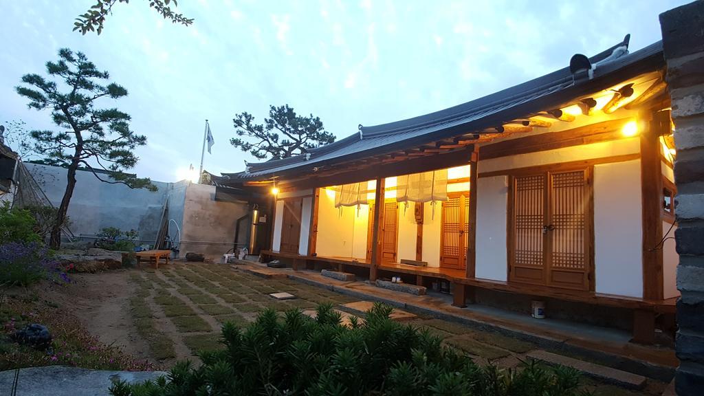ג'אונג'ו Ohnewwall Guesthouse מראה חיצוני תמונה