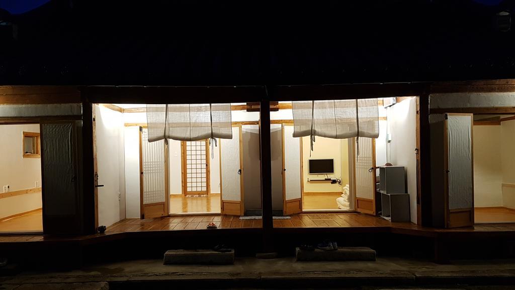 ג'אונג'ו Ohnewwall Guesthouse מראה חיצוני תמונה