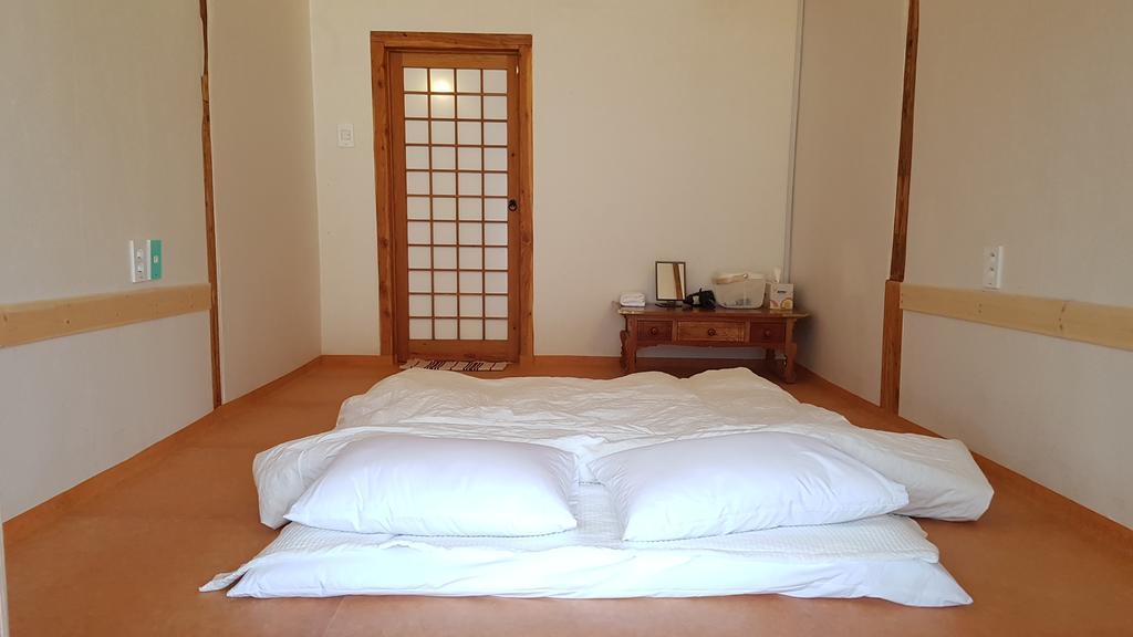 ג'אונג'ו Ohnewwall Guesthouse מראה חיצוני תמונה