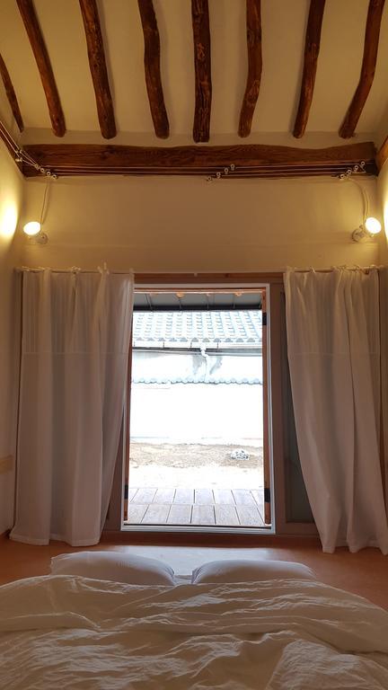 ג'אונג'ו Ohnewwall Guesthouse מראה חיצוני תמונה