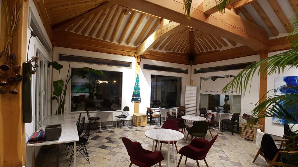 ג'אונג'ו Ohnewwall Guesthouse מראה חיצוני תמונה