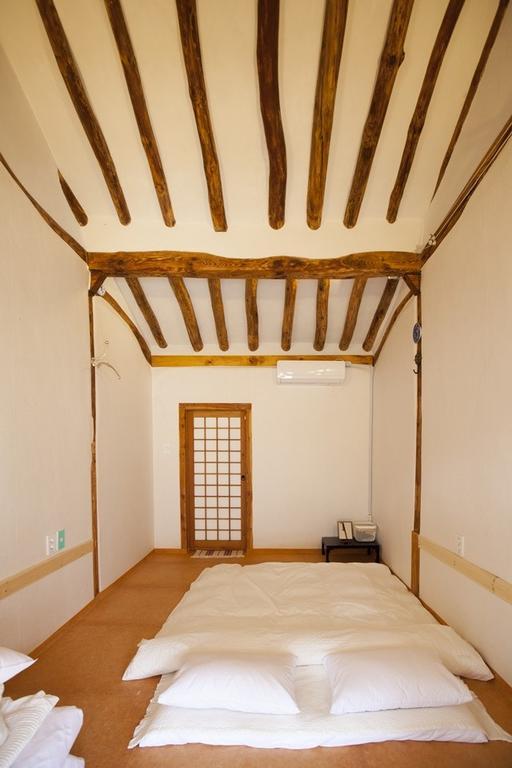ג'אונג'ו Ohnewwall Guesthouse מראה חיצוני תמונה
