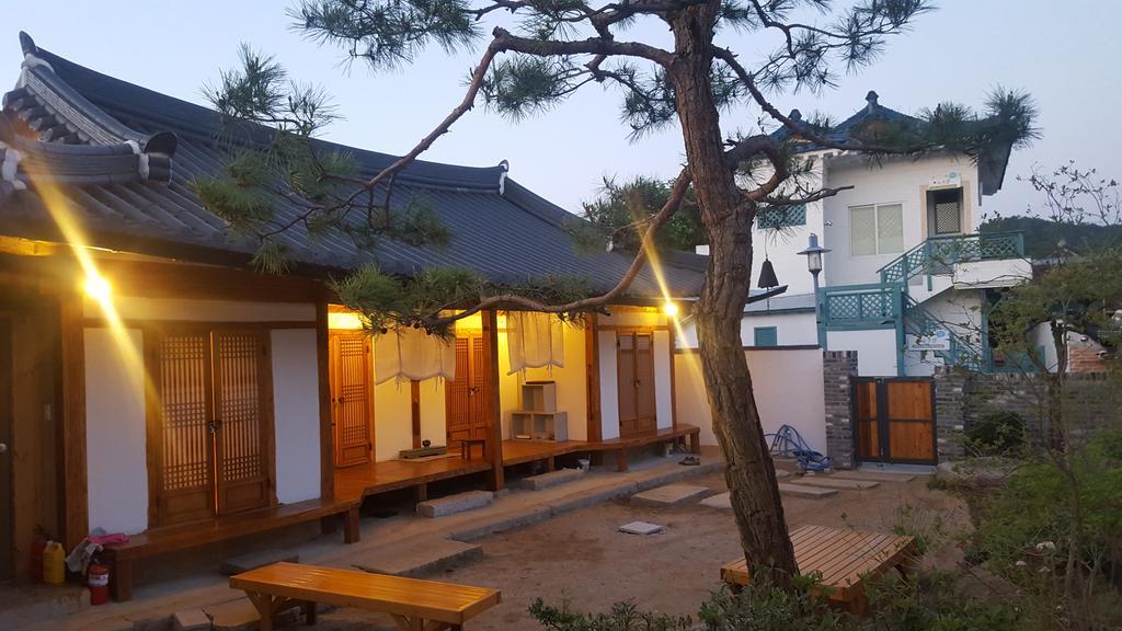 ג'אונג'ו Ohnewwall Guesthouse מראה חיצוני תמונה