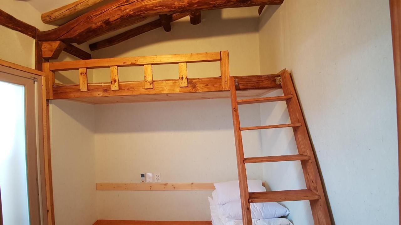 ג'אונג'ו Ohnewwall Guesthouse מראה חיצוני תמונה