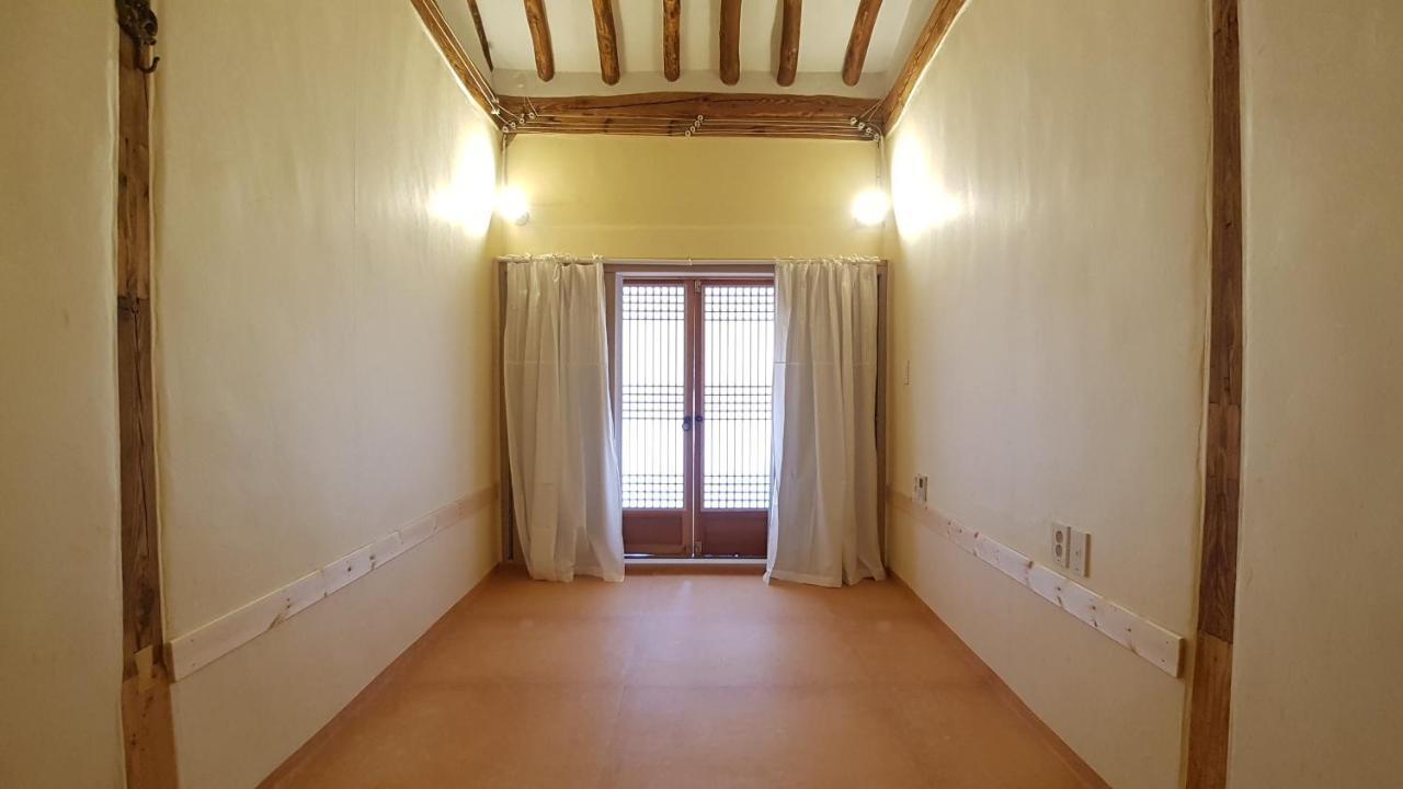 ג'אונג'ו Ohnewwall Guesthouse מראה חיצוני תמונה
